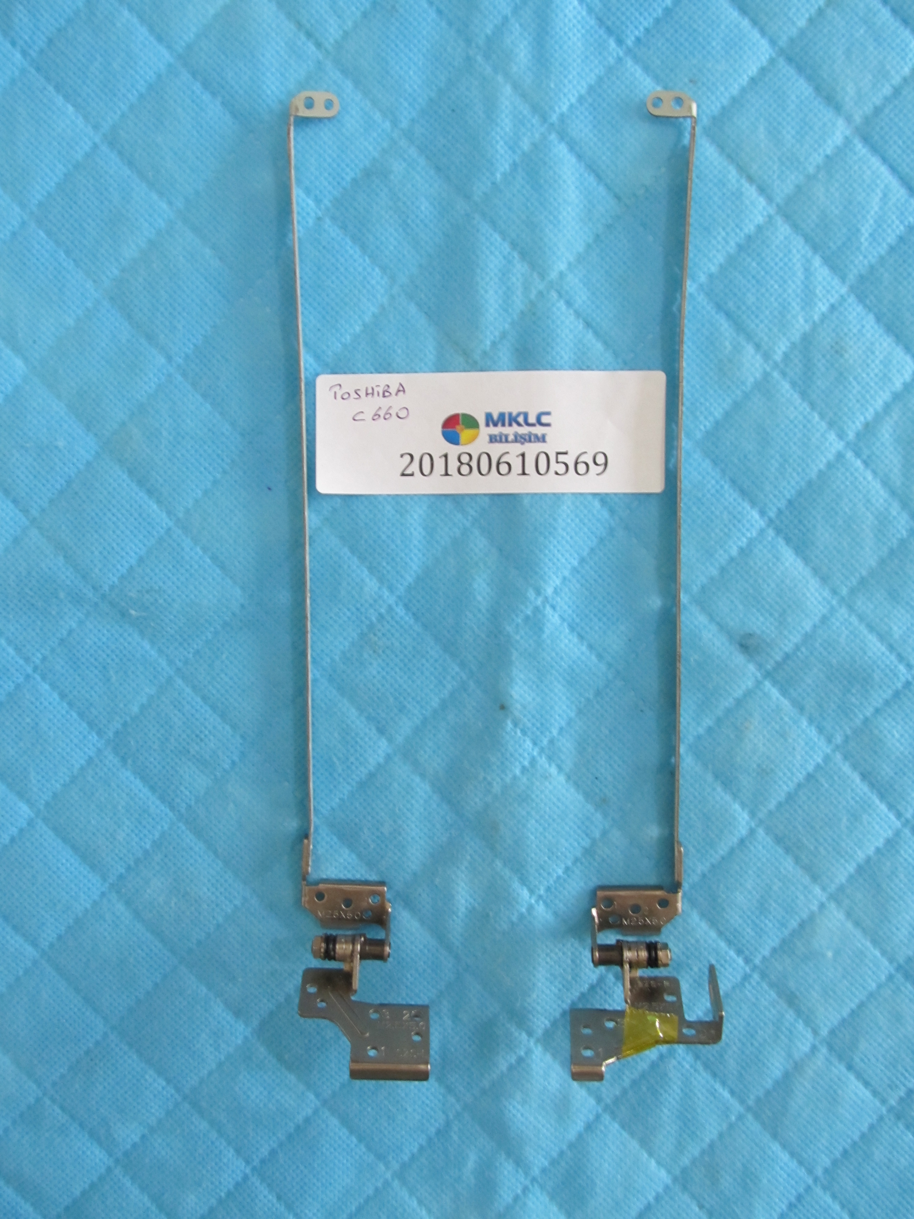 Toshiba c660 menteşe seti