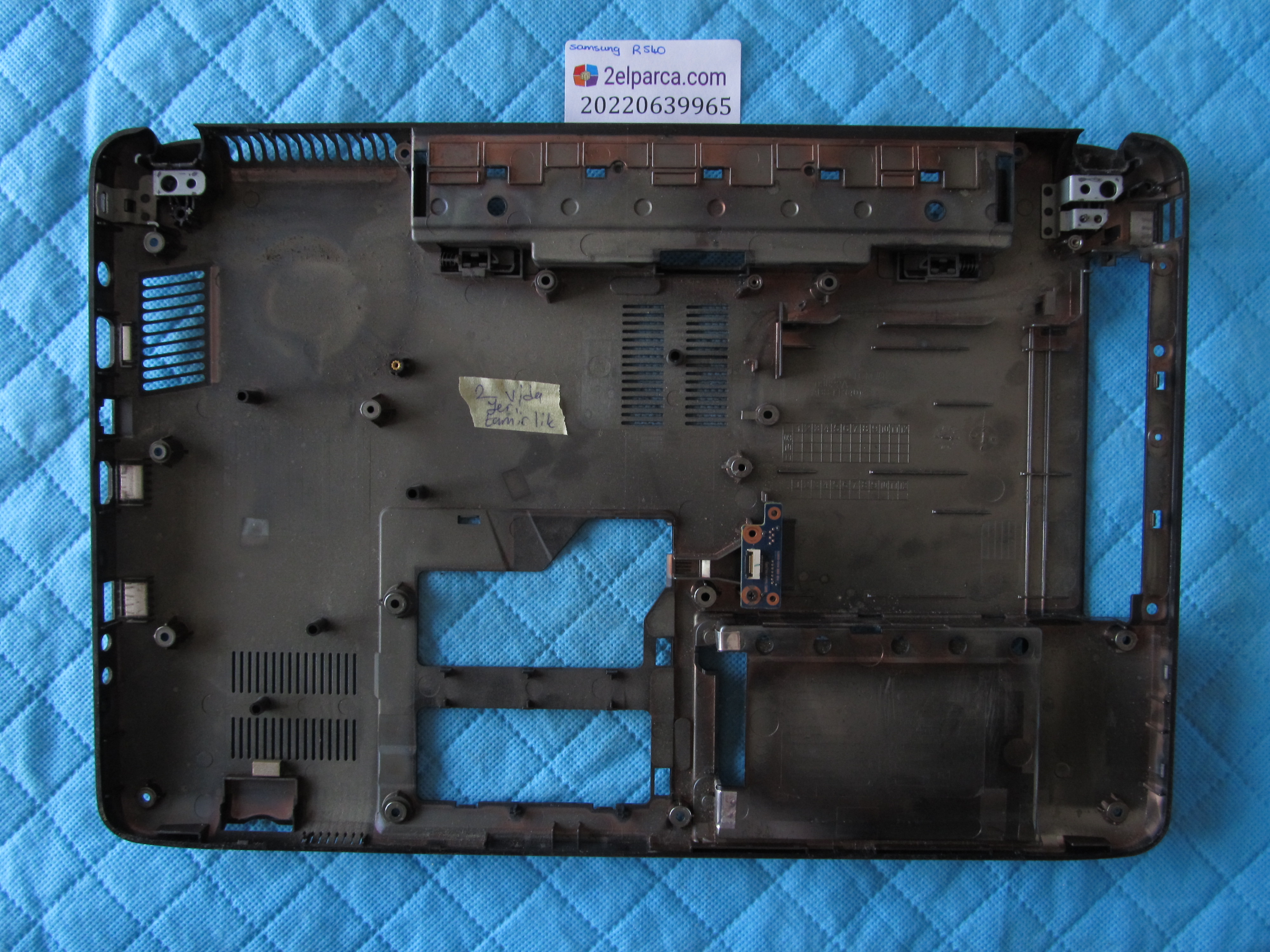 SAMSUNG Samsung r540 alt kasa (2 vida yeri tamirli) küçük görsel 2