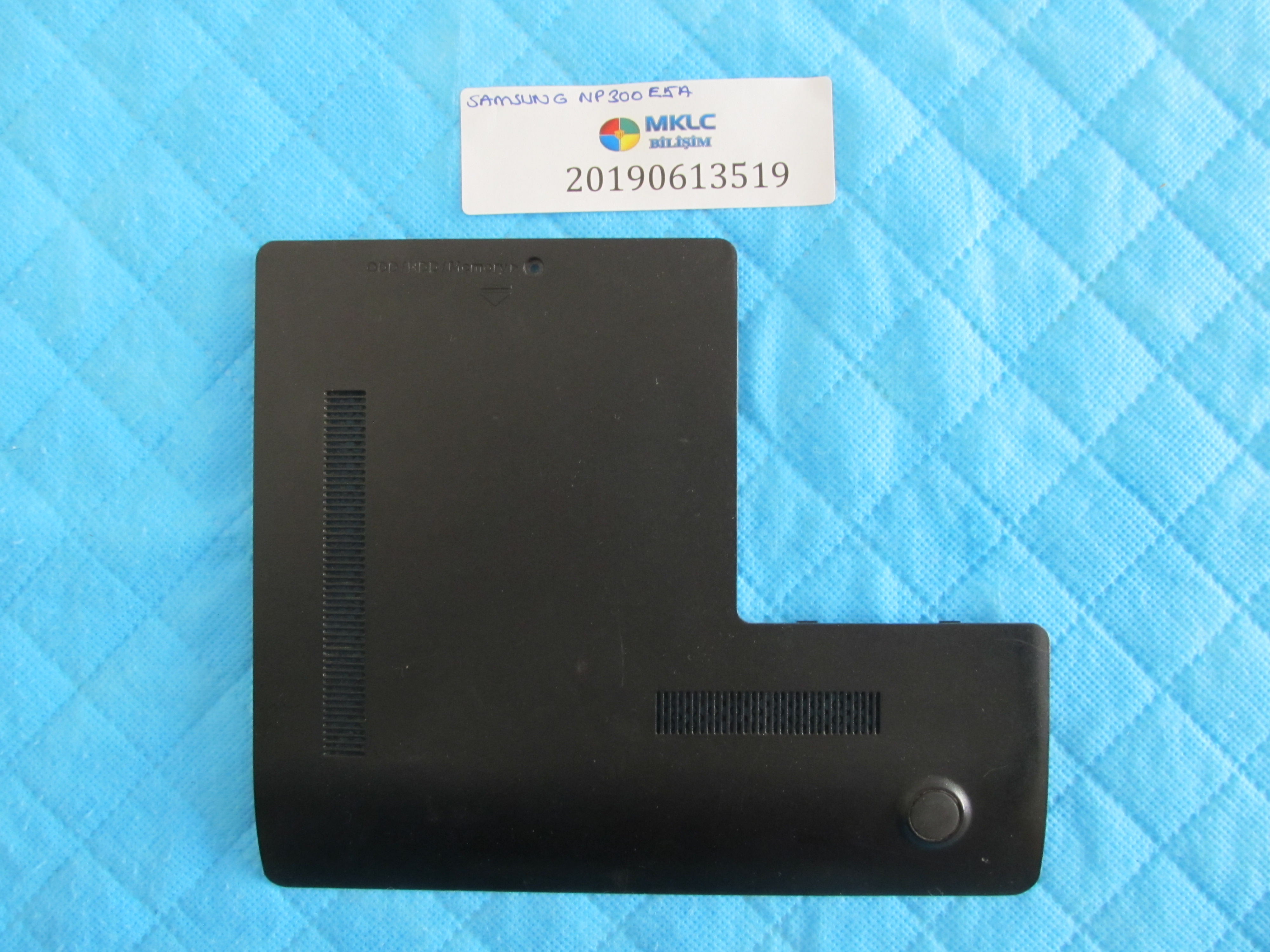 Samsung np300e5a alt kasa kapaği