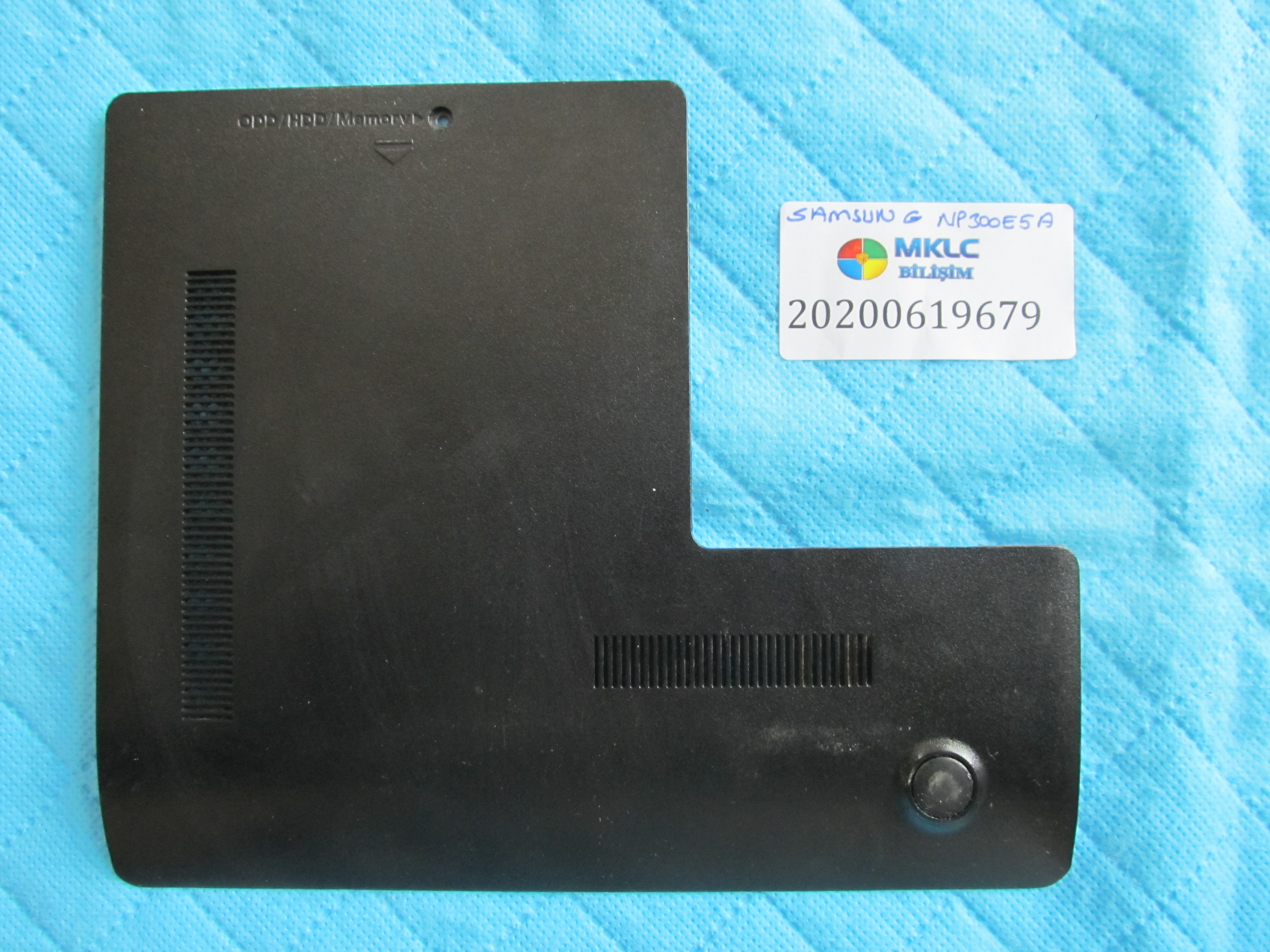 Samsung np300e5a alt kasa kapaği