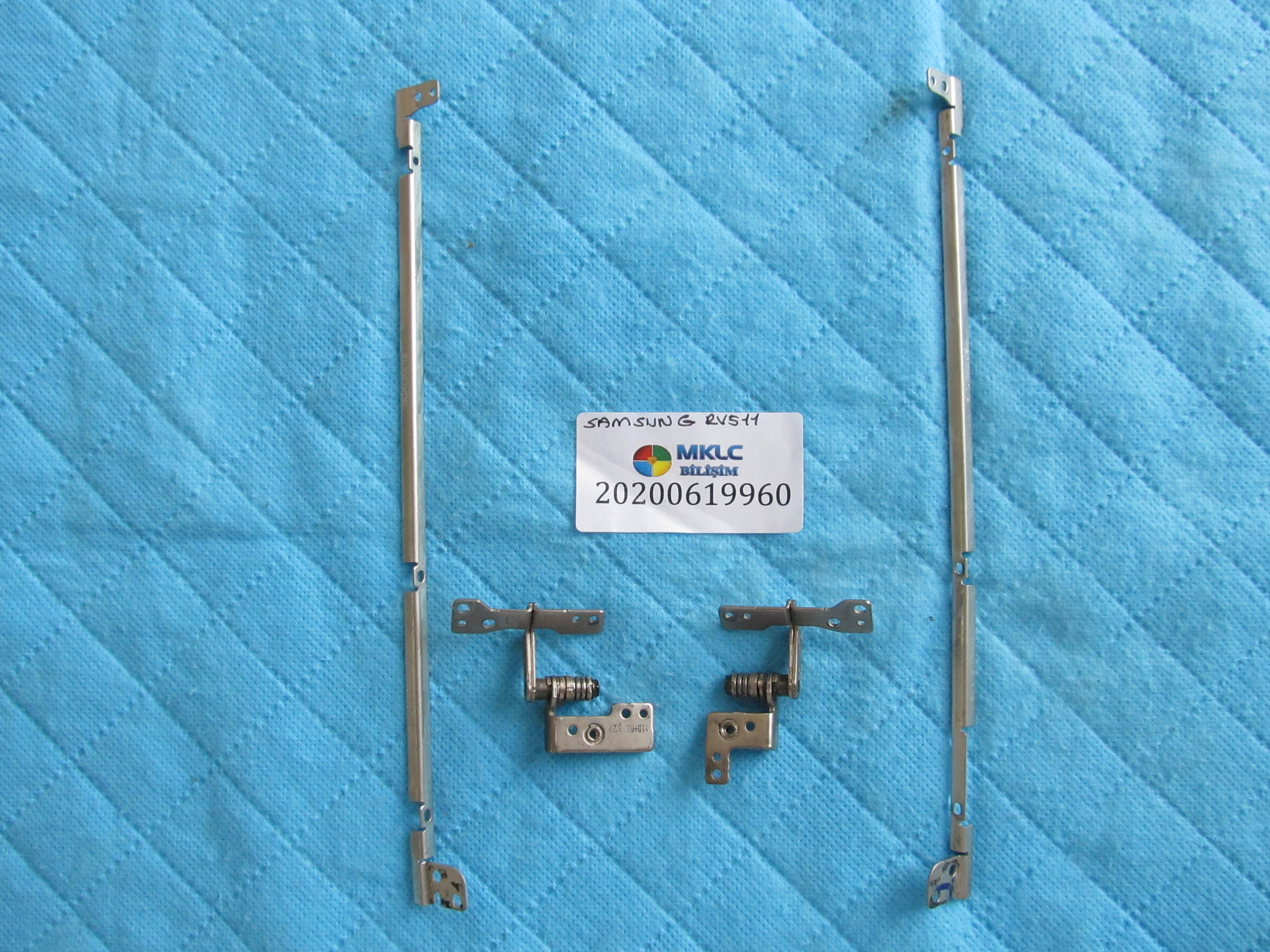 Samsung rv511 menteşe seti