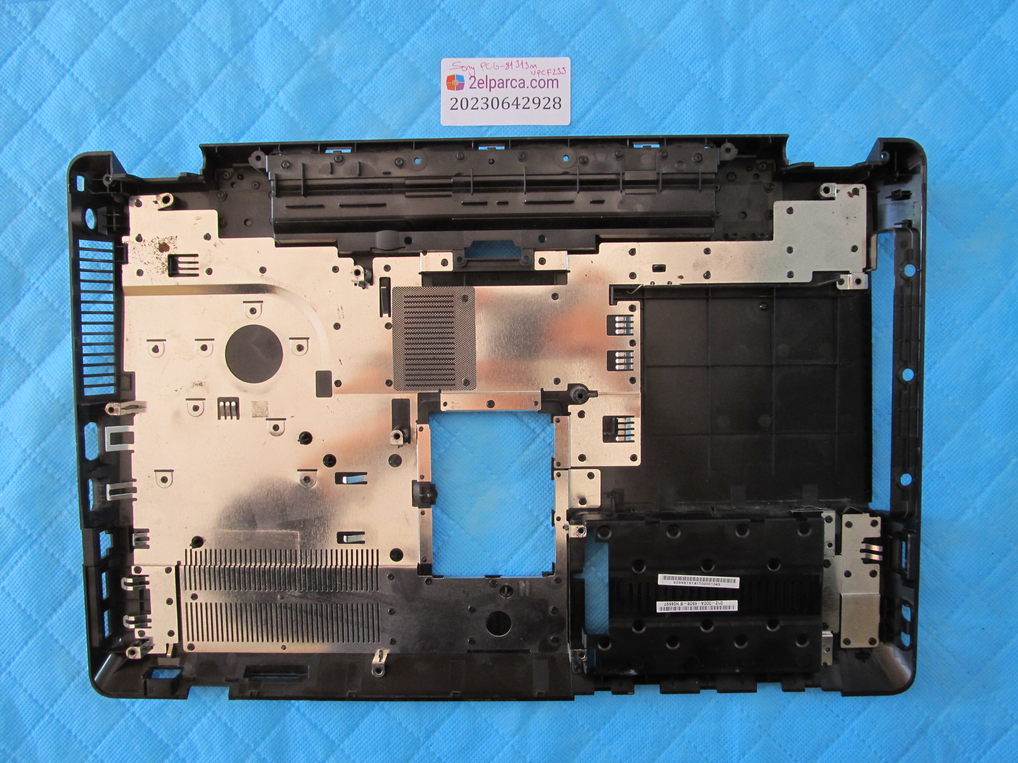 SONY Sony pcg-81313m alt kasa (1 vida deliği bozuk) orjinal ürün küçük görsel 2