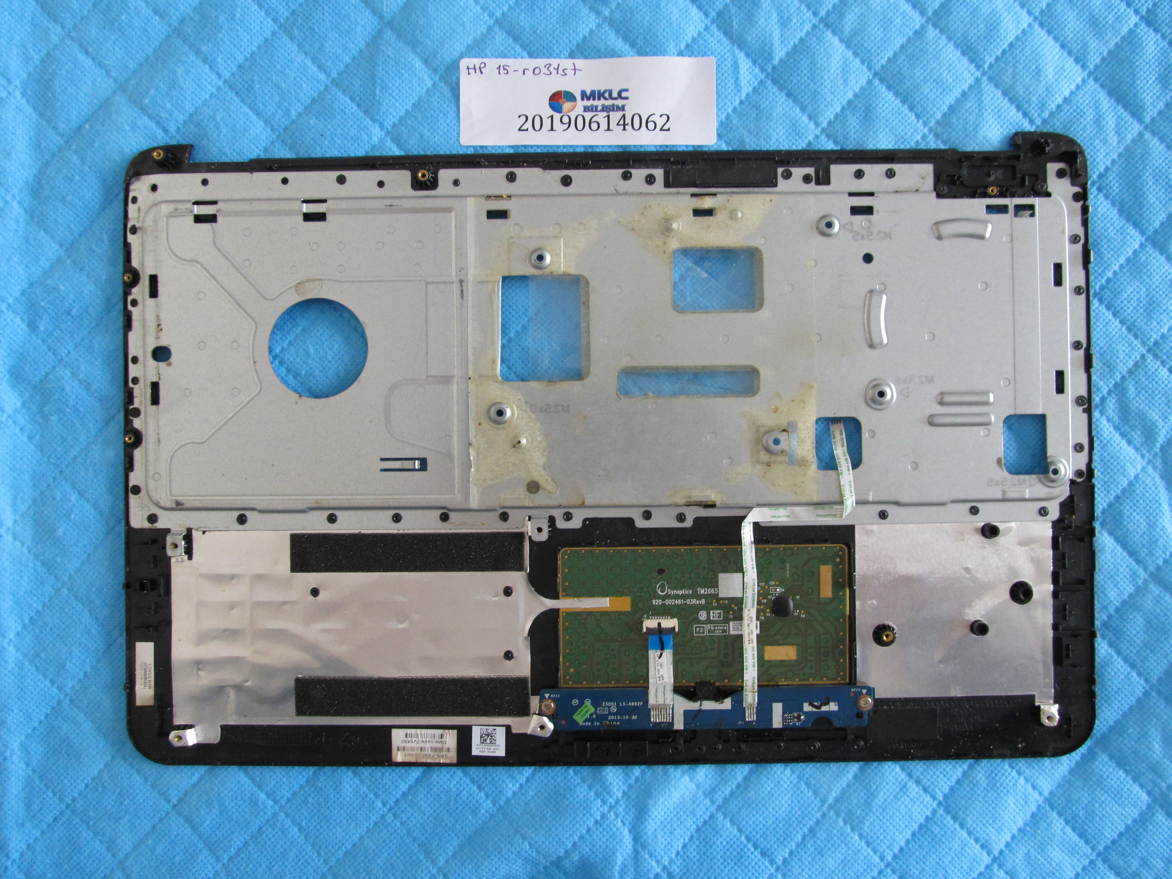 HP Hp 15-r031st üst kasa klavye kasasi (tamirli) küçük görsel 2