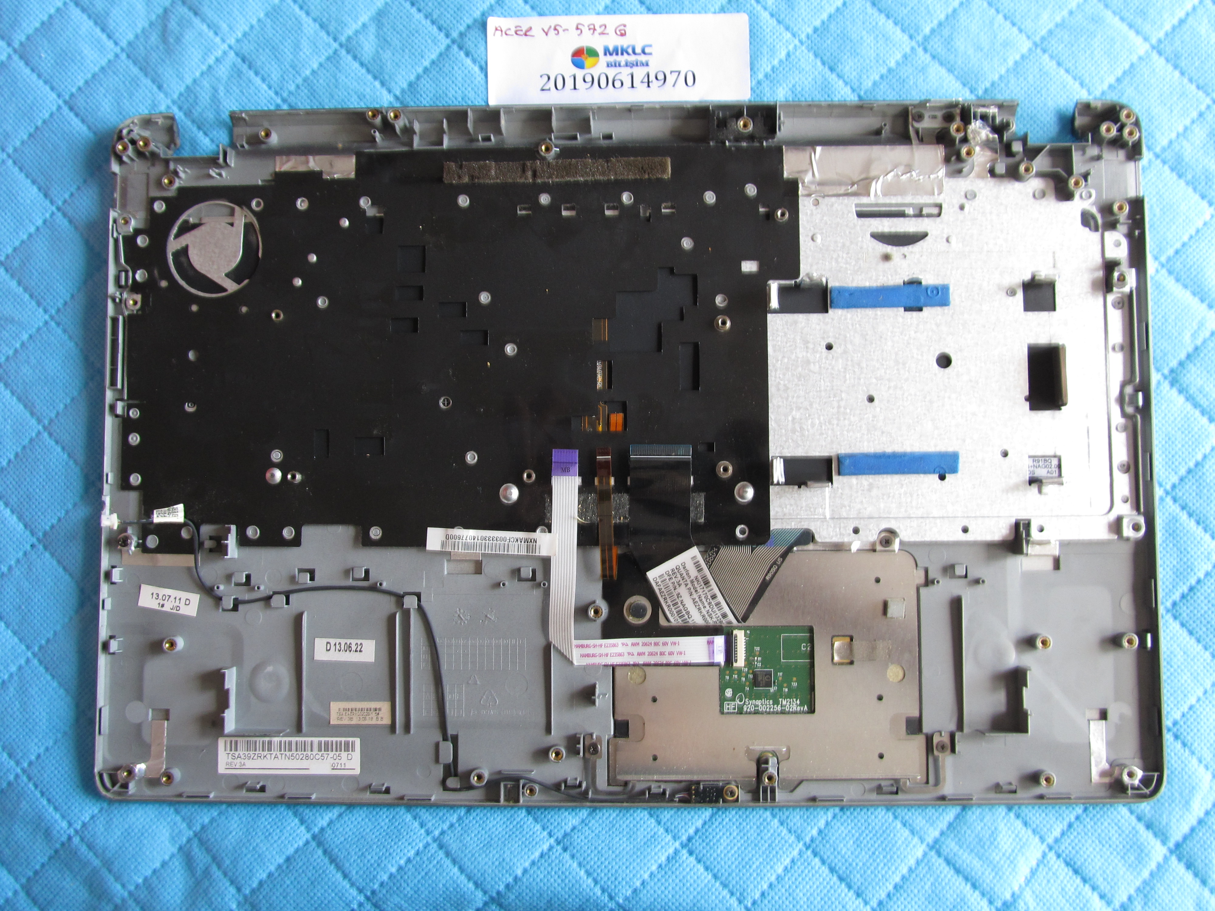 APPLE Acer v5-572g klavye kasasi klavye dahil (2 tuş eksik) tek vida yeri tamirli küçük görsel 2