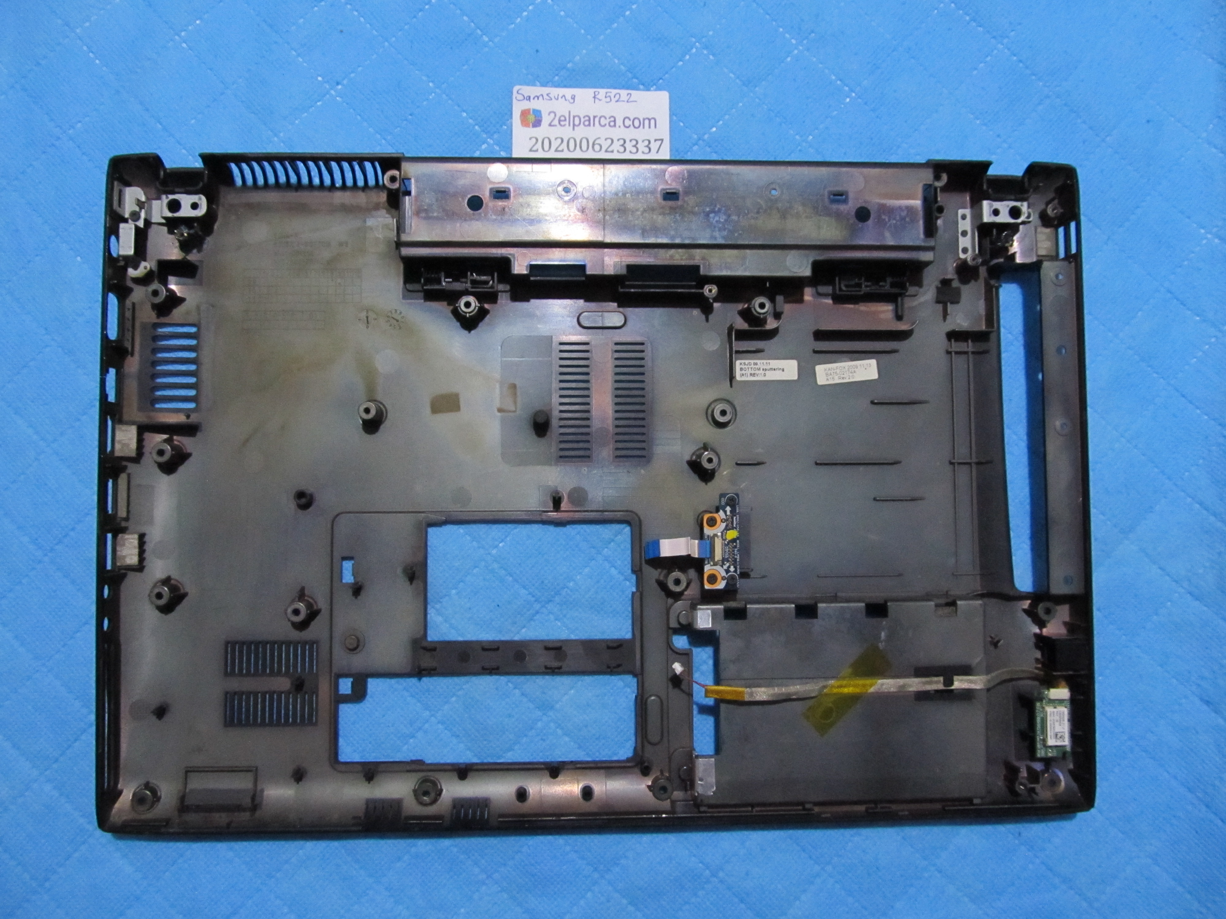 SAMSUNG Samsung r522 alt kasa (2 vida yeri tamirli) orjinal ürün küçük görsel 2