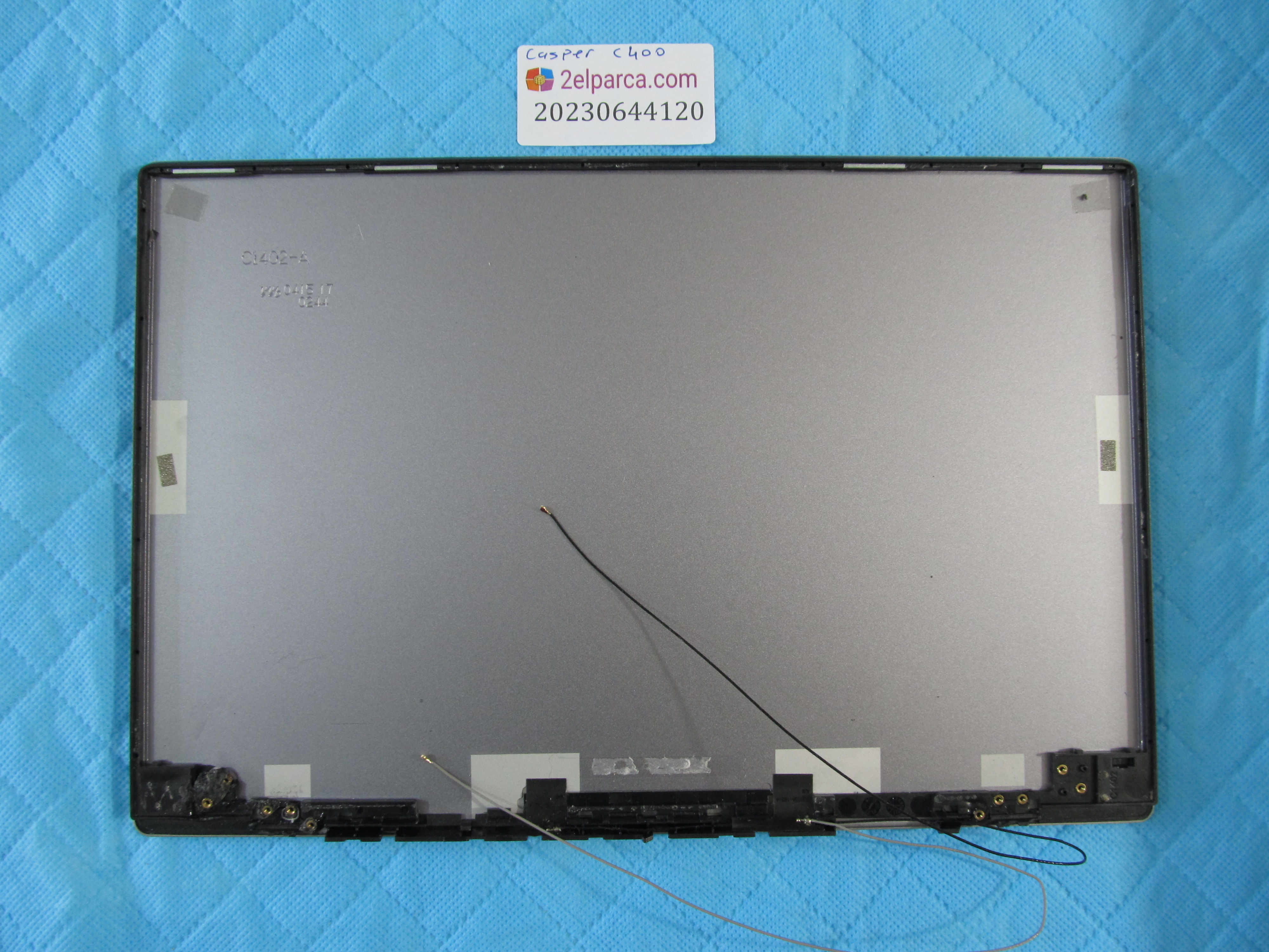 CASPER Casper c400 arka kapak lcd back cover (vida yerlerinde tamirat var) küçük görsel 2