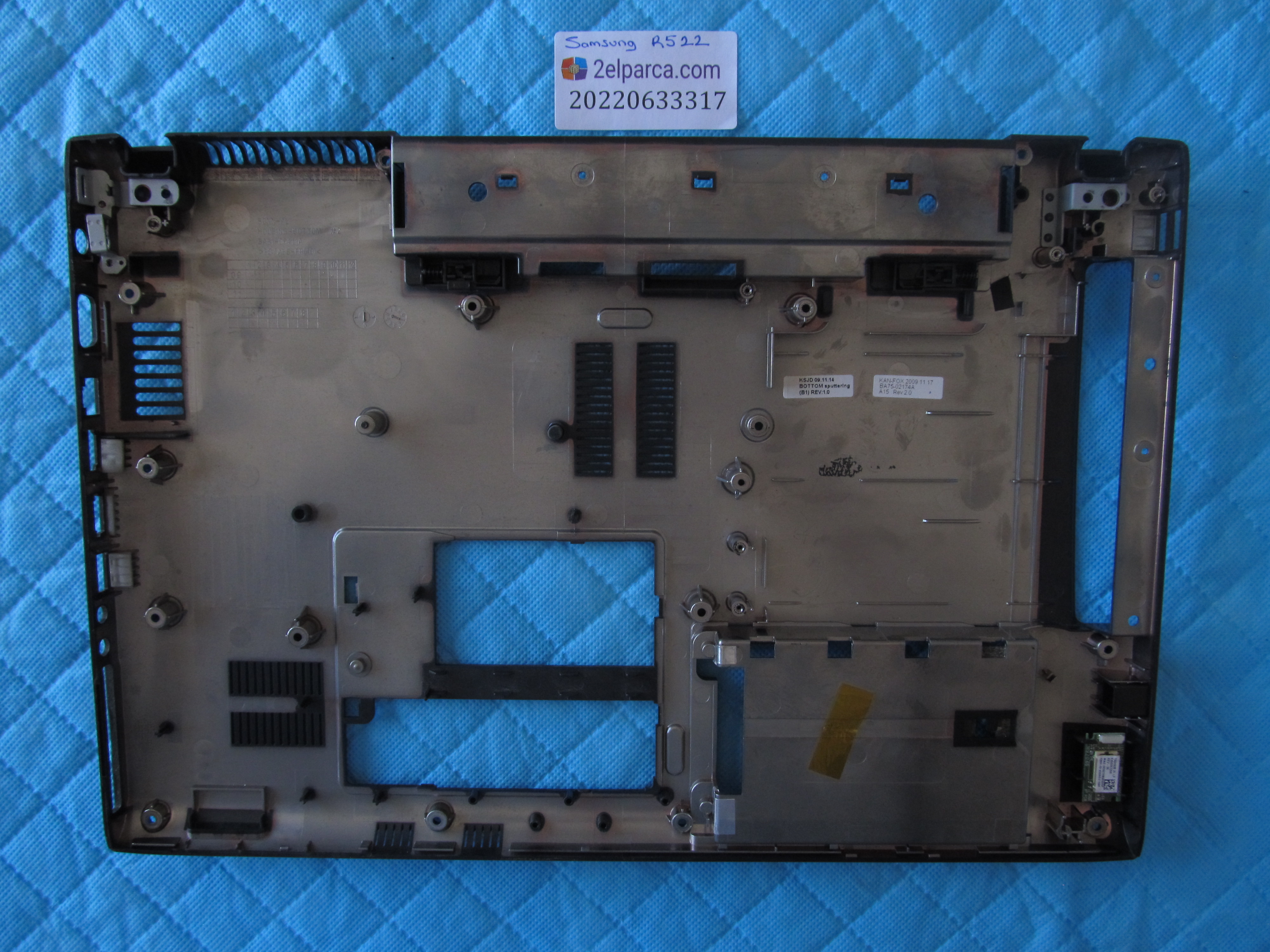 SAMSUNG Samsung r522 alt kasa (1 vida yeri tamirli) küçük görsel 2