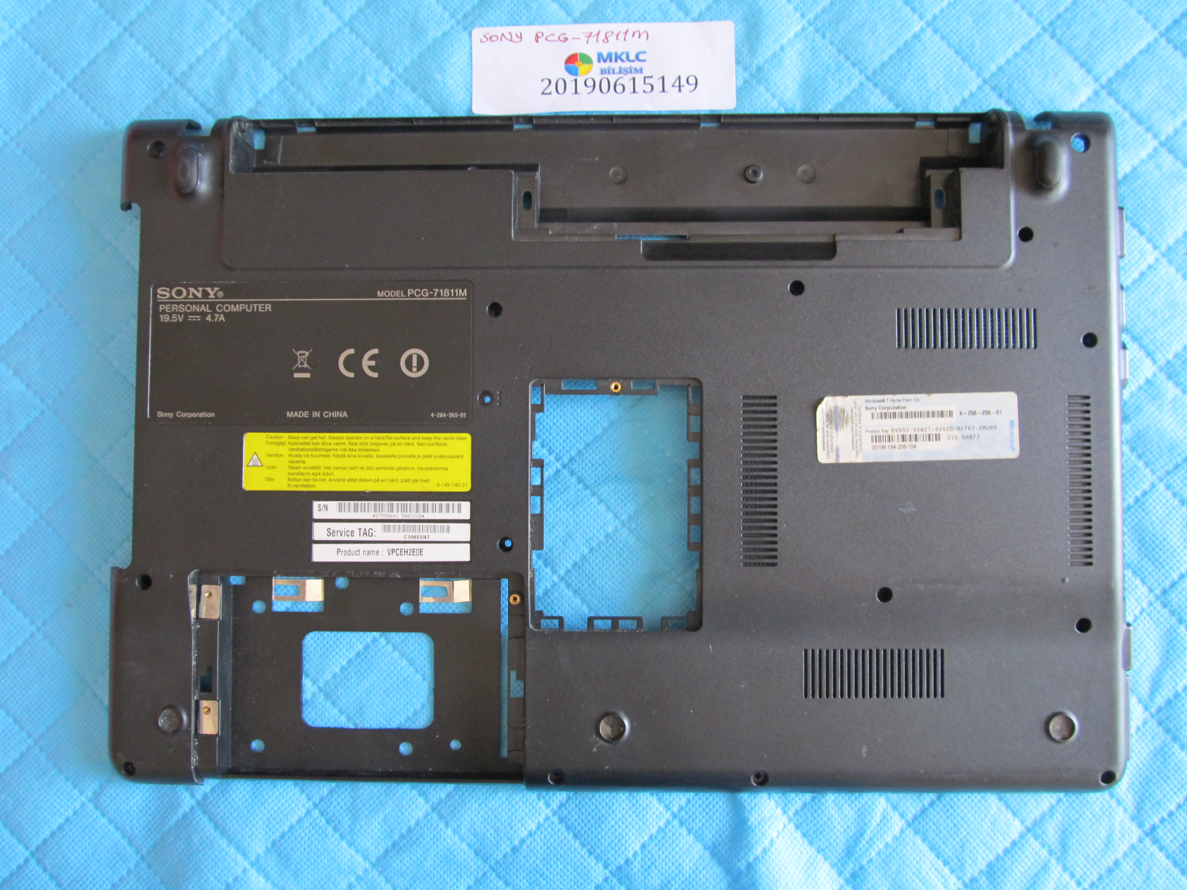 SONY Sony pcg-71811m alt kasa (1 vida deliği bozuk) orjinal ürün küçük görsel 2