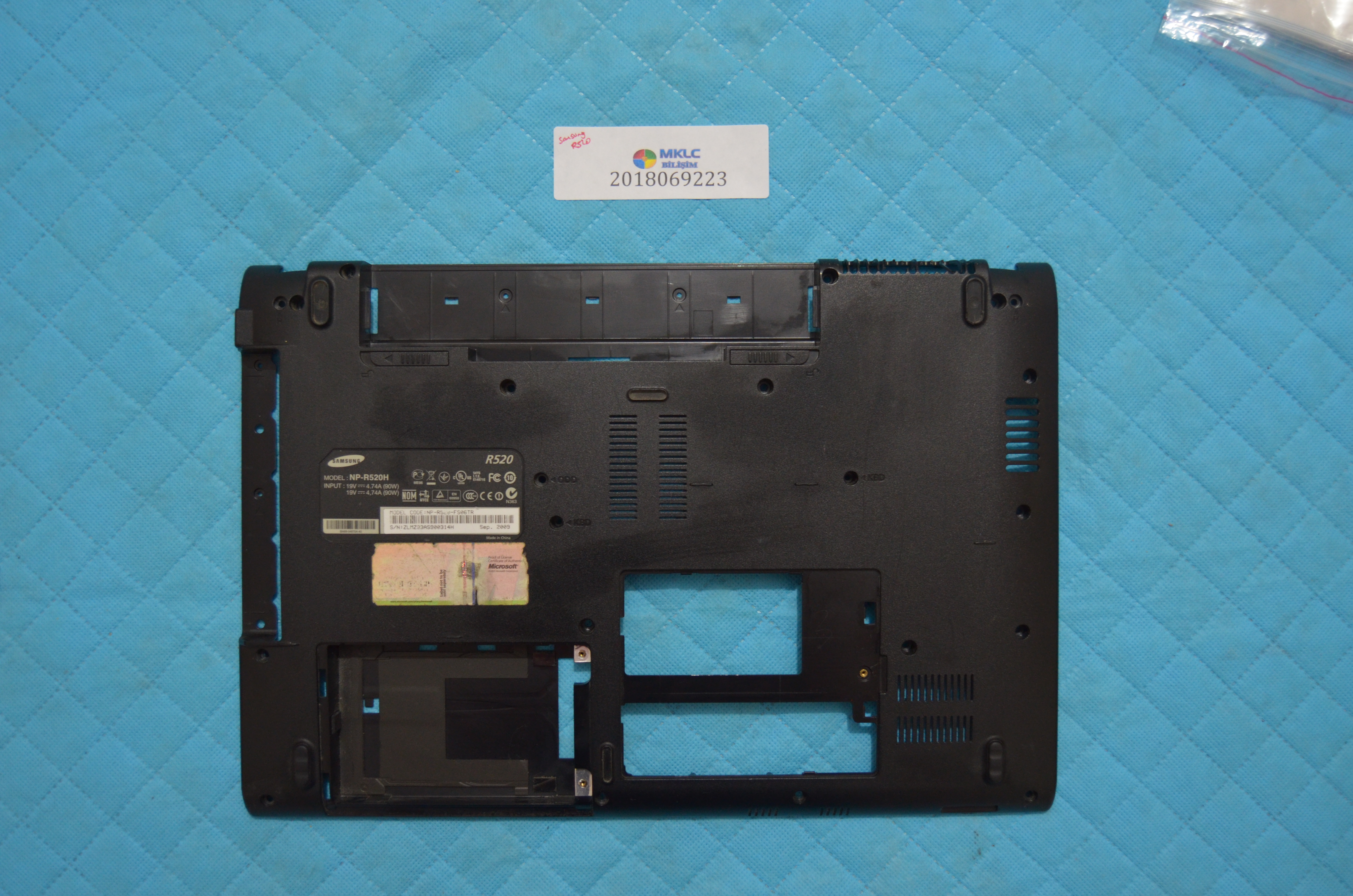 Samsung r520 alt kasa orjinal ürün