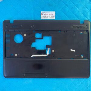 Toshiba Satellite C660D üst kasa ( 2 vida yeri hasarlı ) orjinal ürün